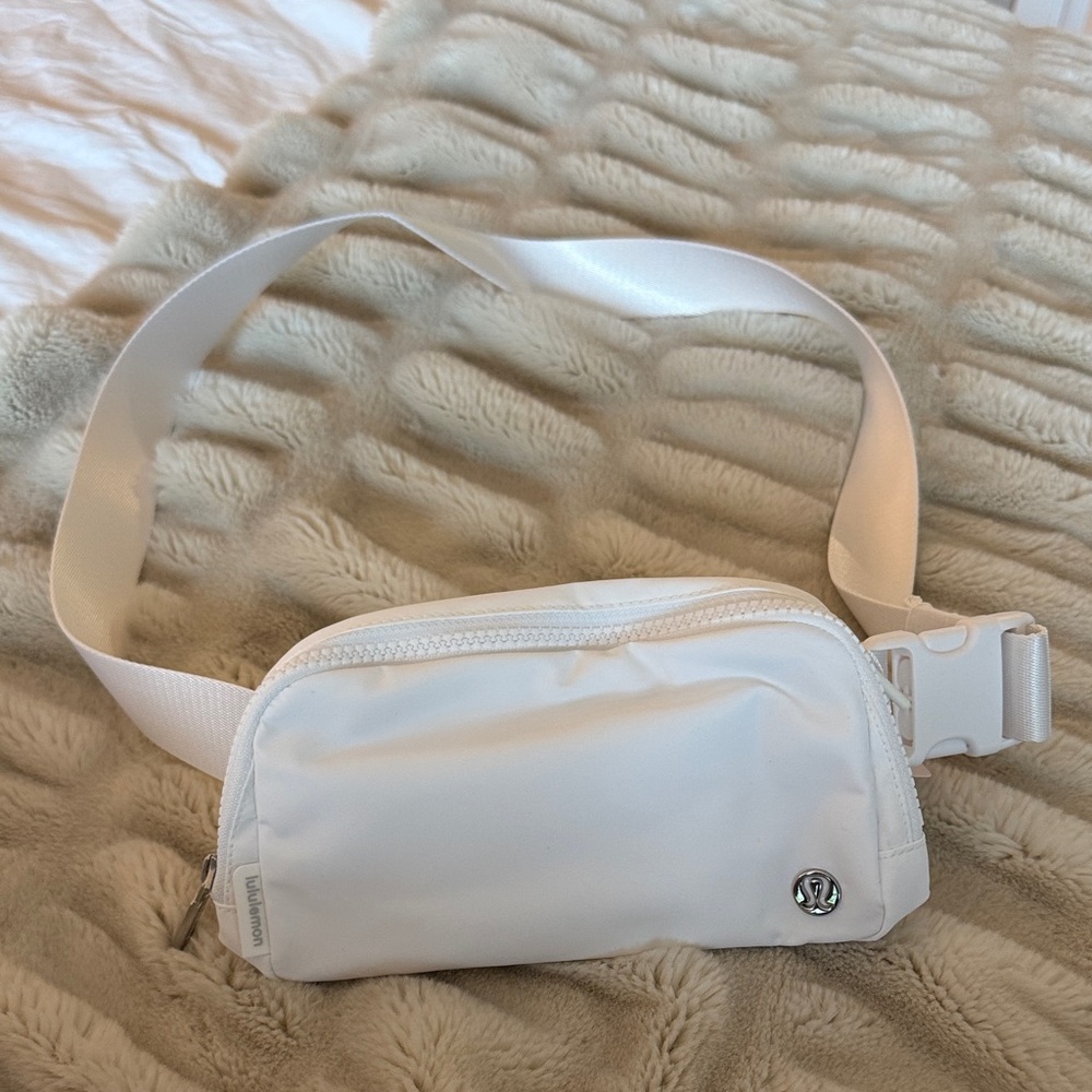 lululemon Everywhere Belt Bag 1L